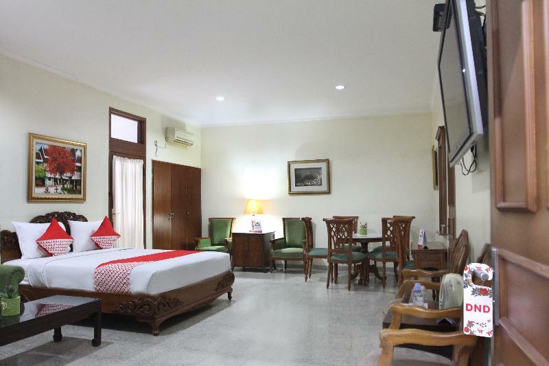 Reddoorz Plus Near Kemang Raya ジャカルタ エクステリア 写真